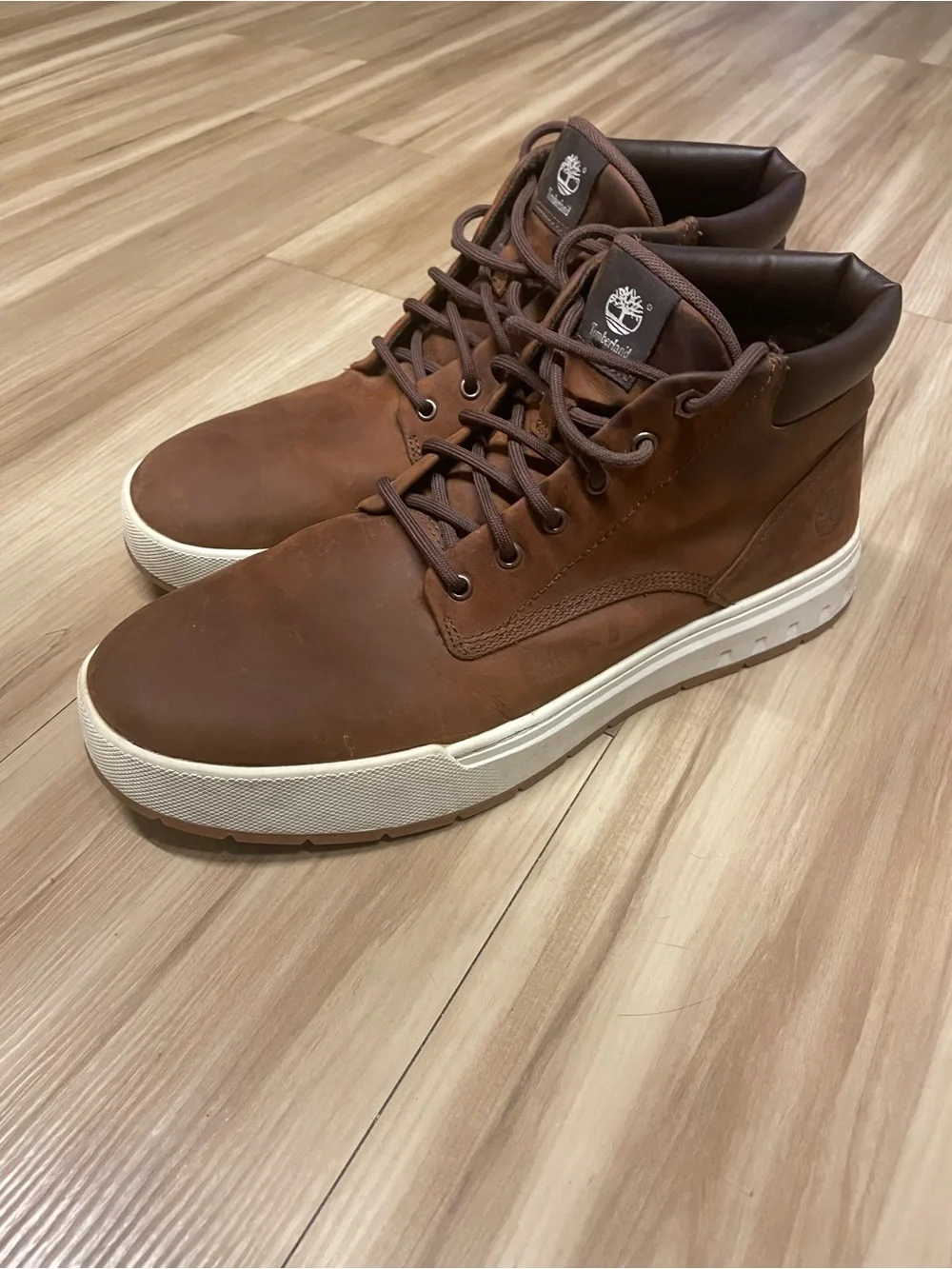 Timberland Men's Size 12 Brown Leather Chukka Boots with White Sole. Ankle boots